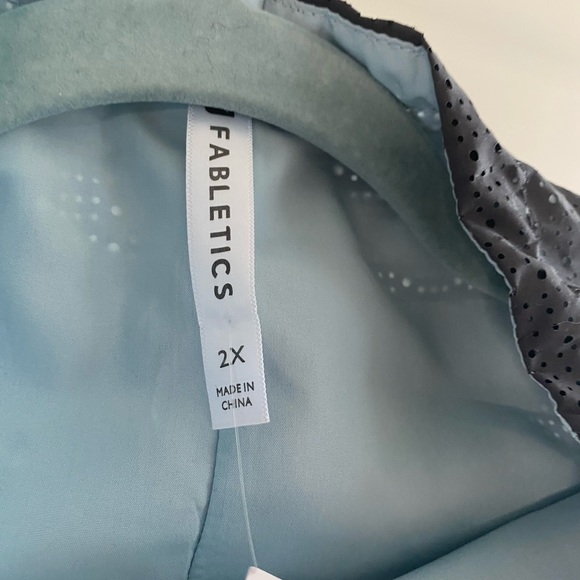 Fabletics NWT Liora Perforated Pullover - Picture 5 of 6